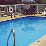Super 8 By Wyndham Columbia 