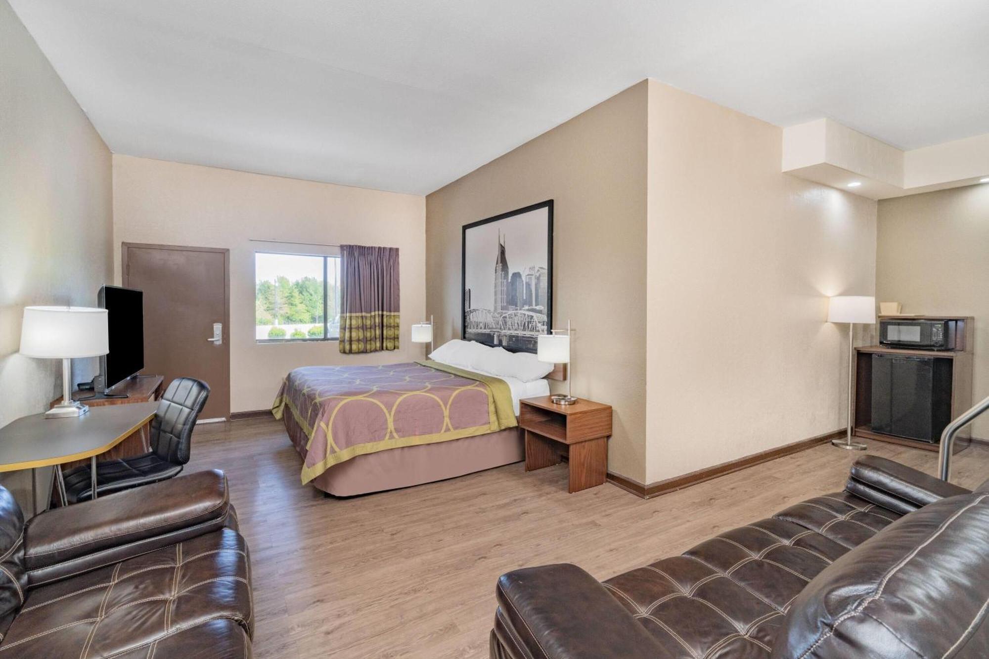 Super 8 By Wyndham Hotel